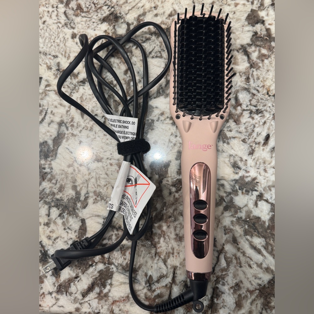 Lange straightening brush